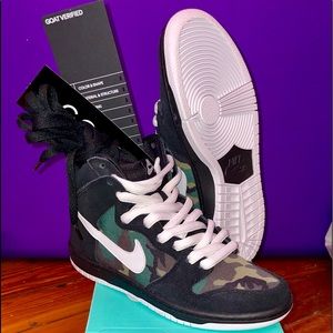 Nike SB Dunk High Camo
